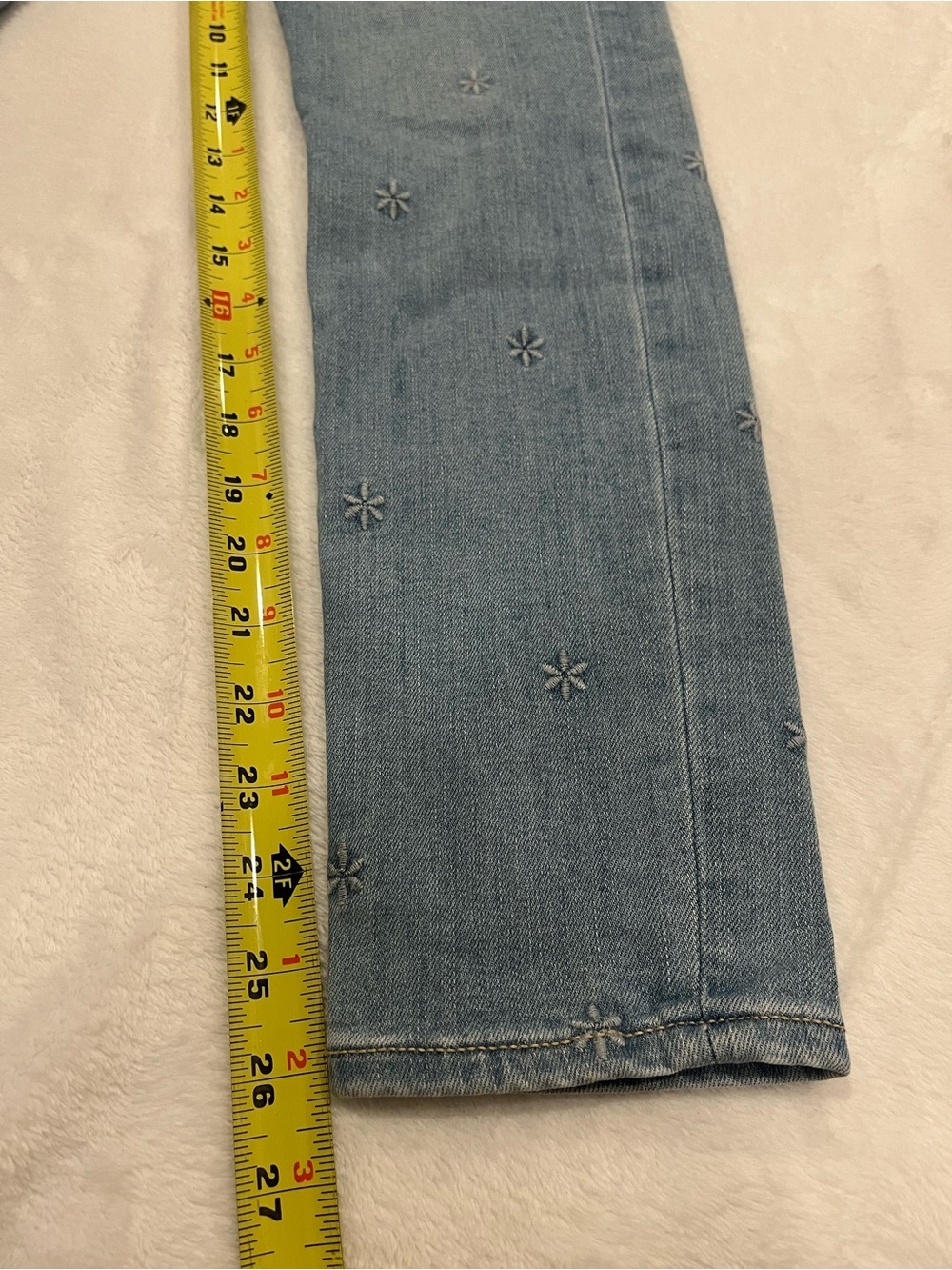 LOFT Modern Skinny Embroidered Jeans - Size 27/4 - Picture 7 of 10